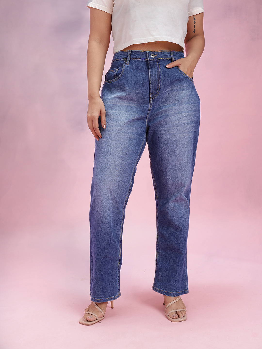 DressBerry Curve Women Straight Fit Mid-Rise Light Fade Stretchable Jeans