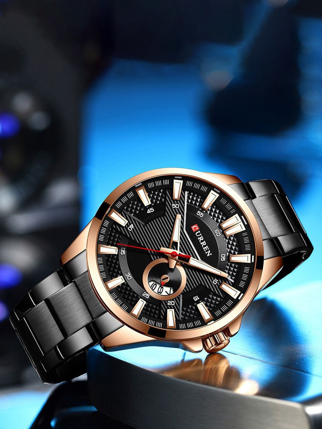 Curren Men Round Dial Wrap Around Straps Analogue Watch CR-8372-Black