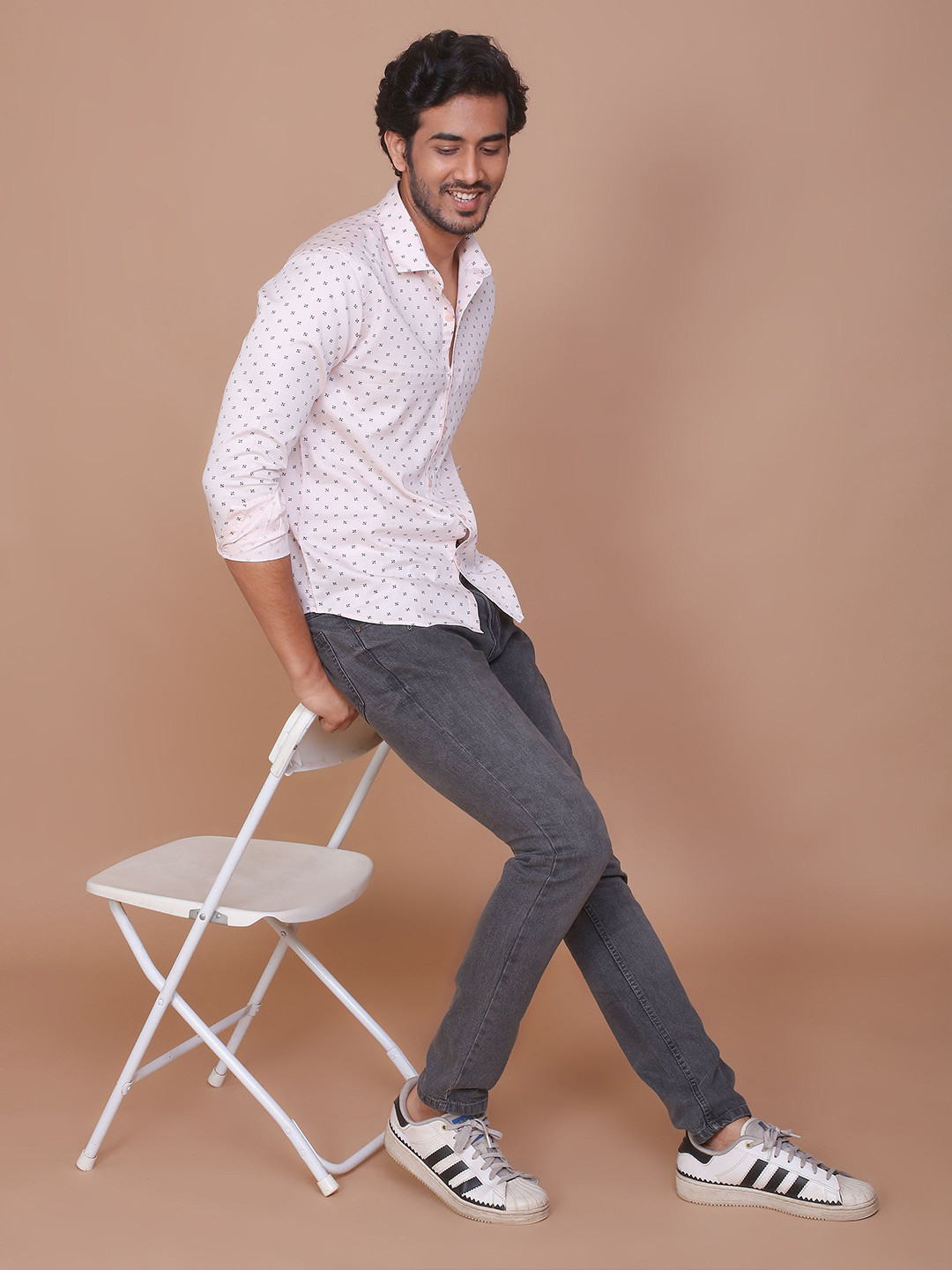 RAVINIK Men India Slim Fit Spread Collar Geometric Printed Cotton Casual Shirt