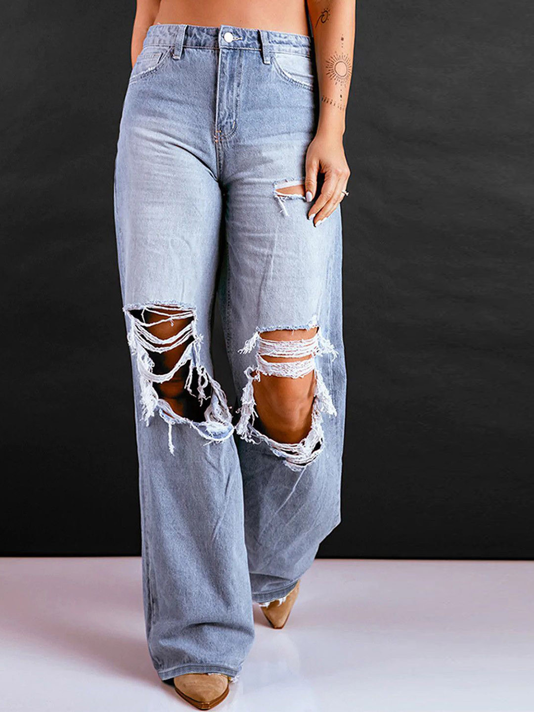 The Roadster Lifestyle Co Women Wide Leg Mid-Rise Light Fade Slash Knee Cotton Jeans