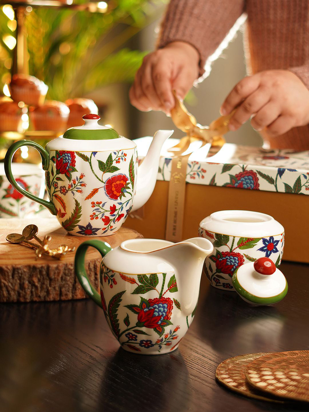 Pure Home and Living 3-Pcs White & Green Floral Pattern Tea Set