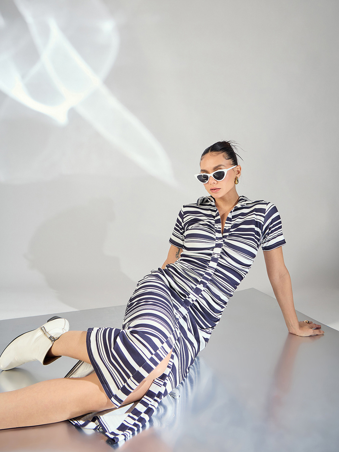 Uptownie Women Printed Collar Buttoned Down Midi Dress