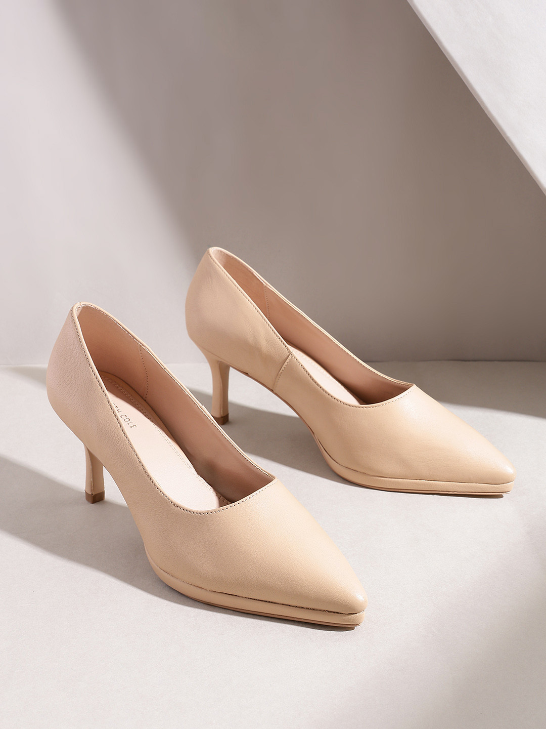 Kenneth Cole Slim Heeled Pumps