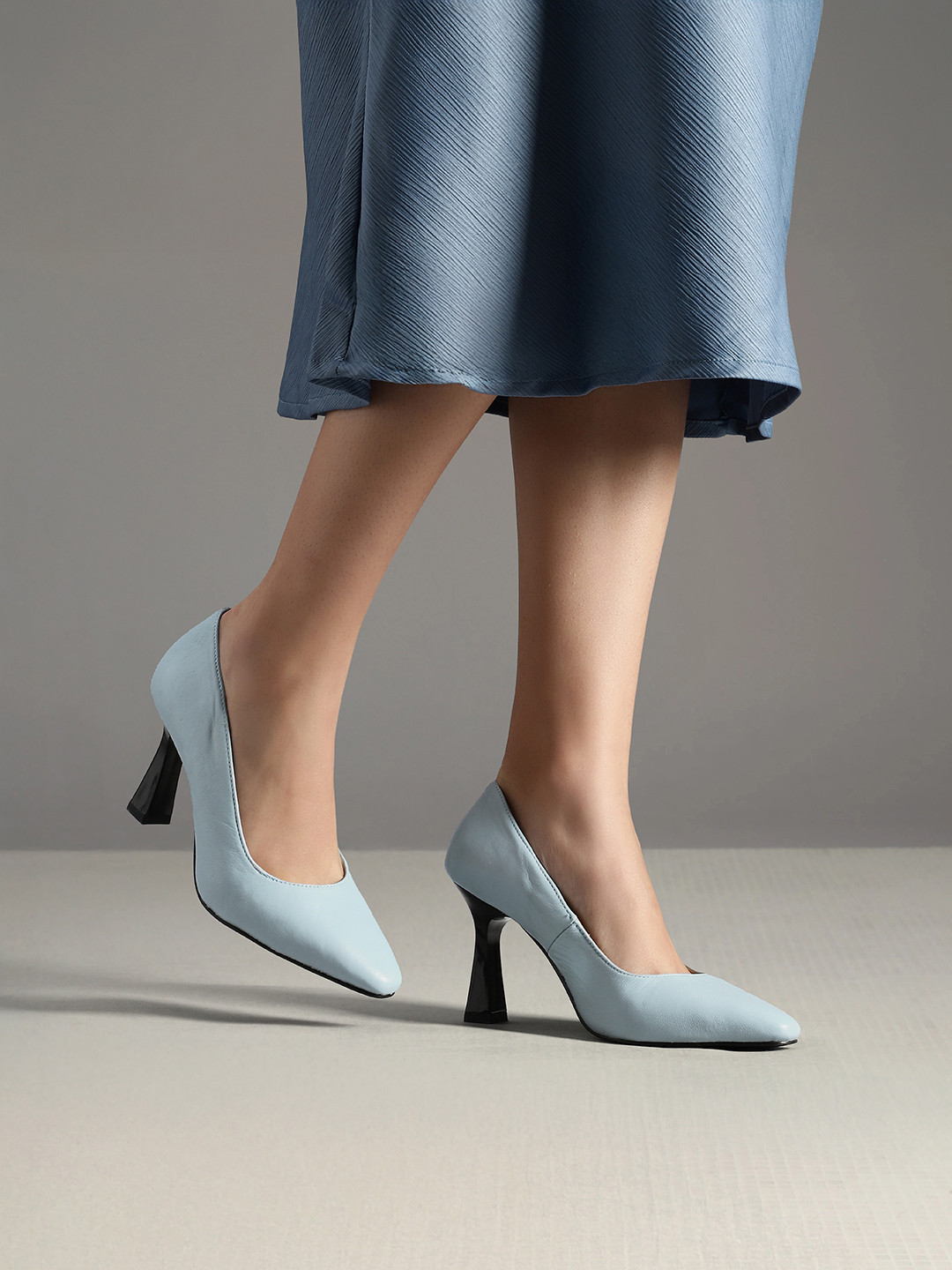 Kenneth Cole Pointed Toe Kitten Pumps
