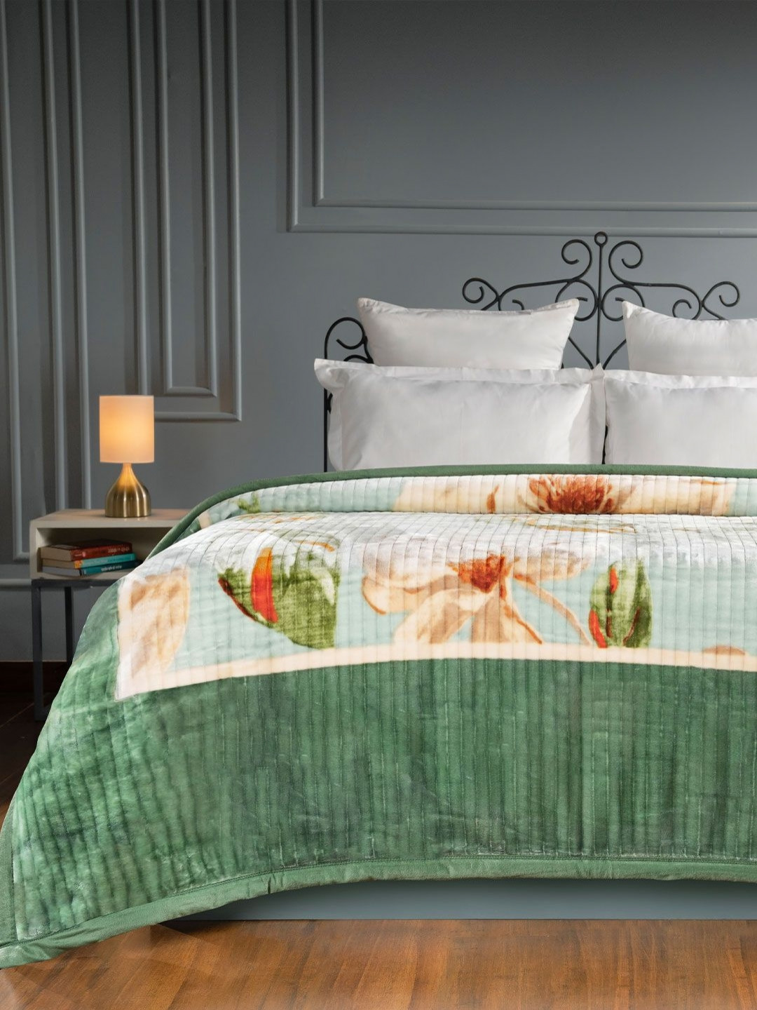 MYTRIDENT Classic Tranquil Touch Green and White Floral Printed Double Bed Blanket