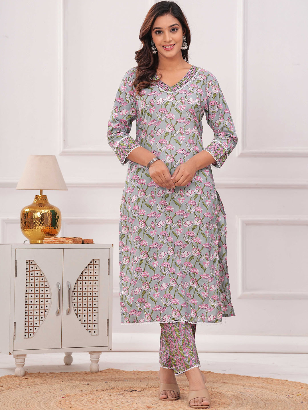 Aktasa Floral Printed Kantha Work V-Neck Straight Kurta With Trousers