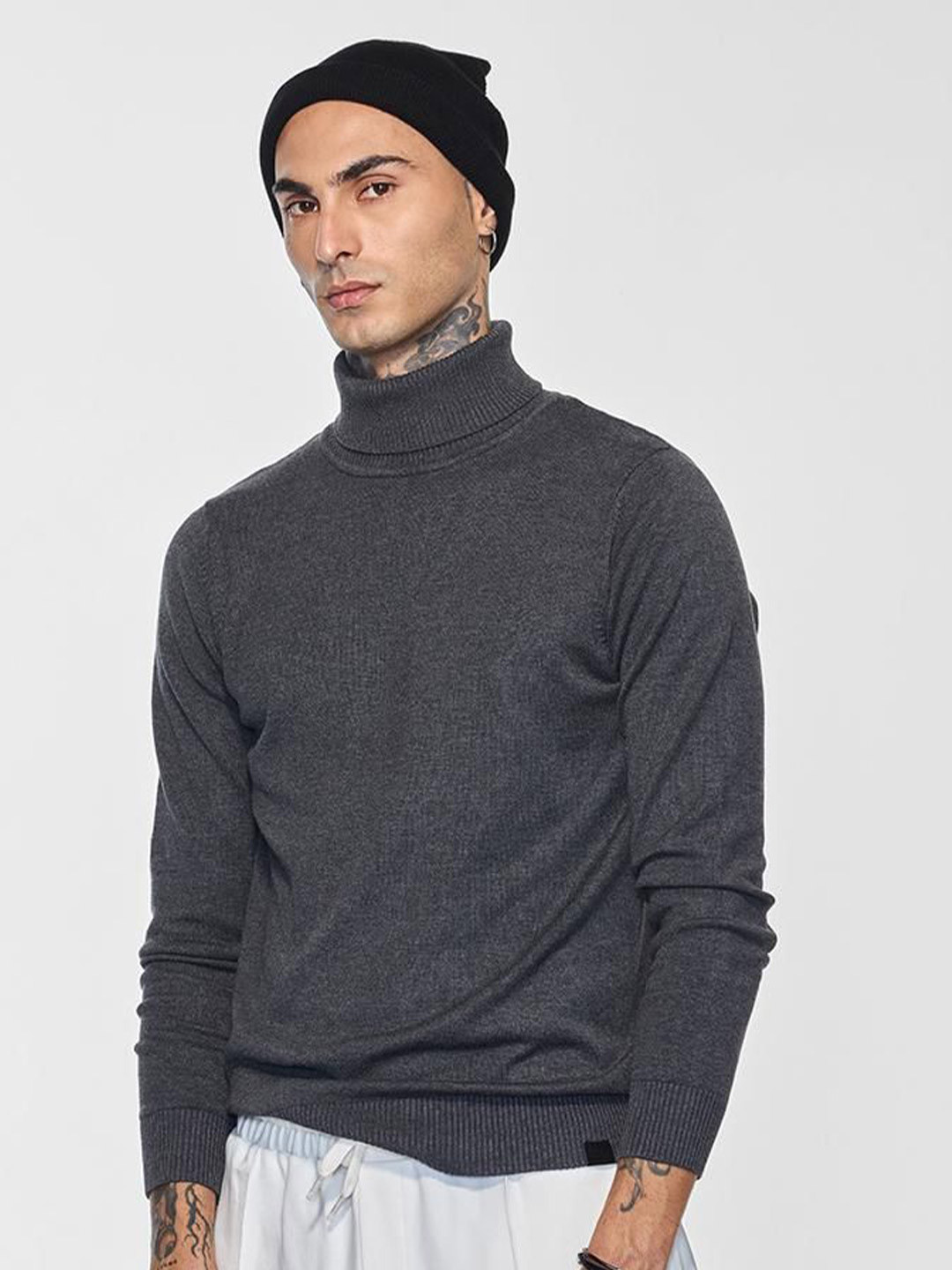 Snitch Men Charcoal Grey Plain Sweaters