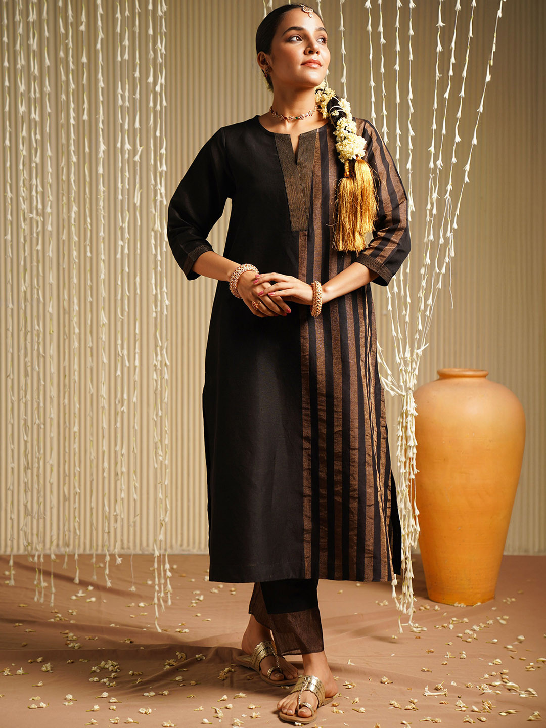 JAYPORE Striped Round Neck Thread Work Knitted and Woven Straight Kurta