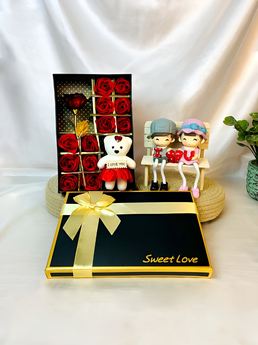 Gifti Red & White 4 Pieces Home Gift Sets