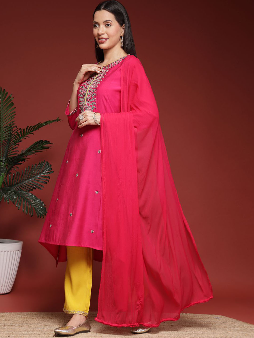 Nayam By Lakshita Women Floral Yoke Design Regular Thread Work Chanderi Silk Kurta Set