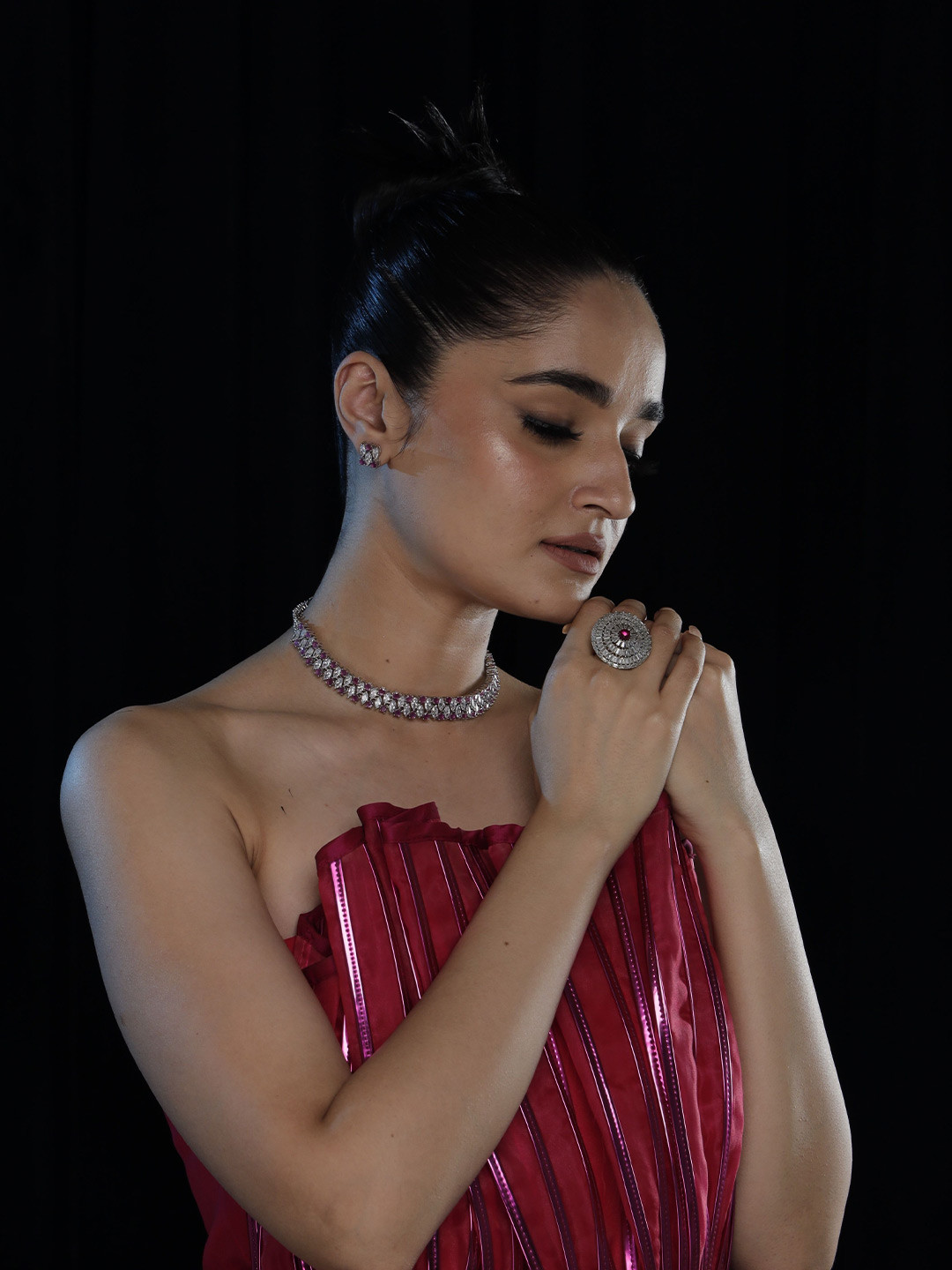 STYLE DECO Stone Studded Rhone Choker Necklace