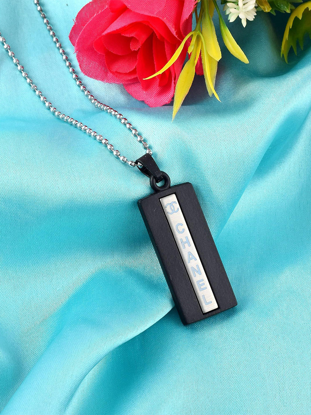 MEMOIR Unisex Rectangular Charm Pendant With Chain