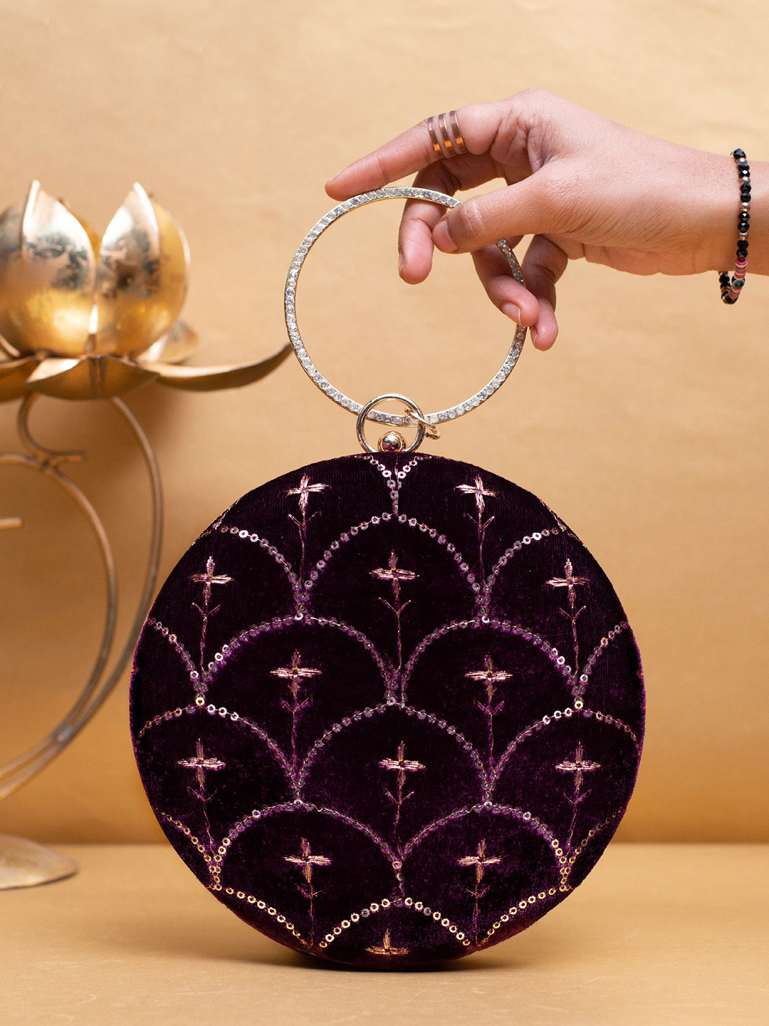 ARTKLIM Embroidered Sequinned Box Clutch