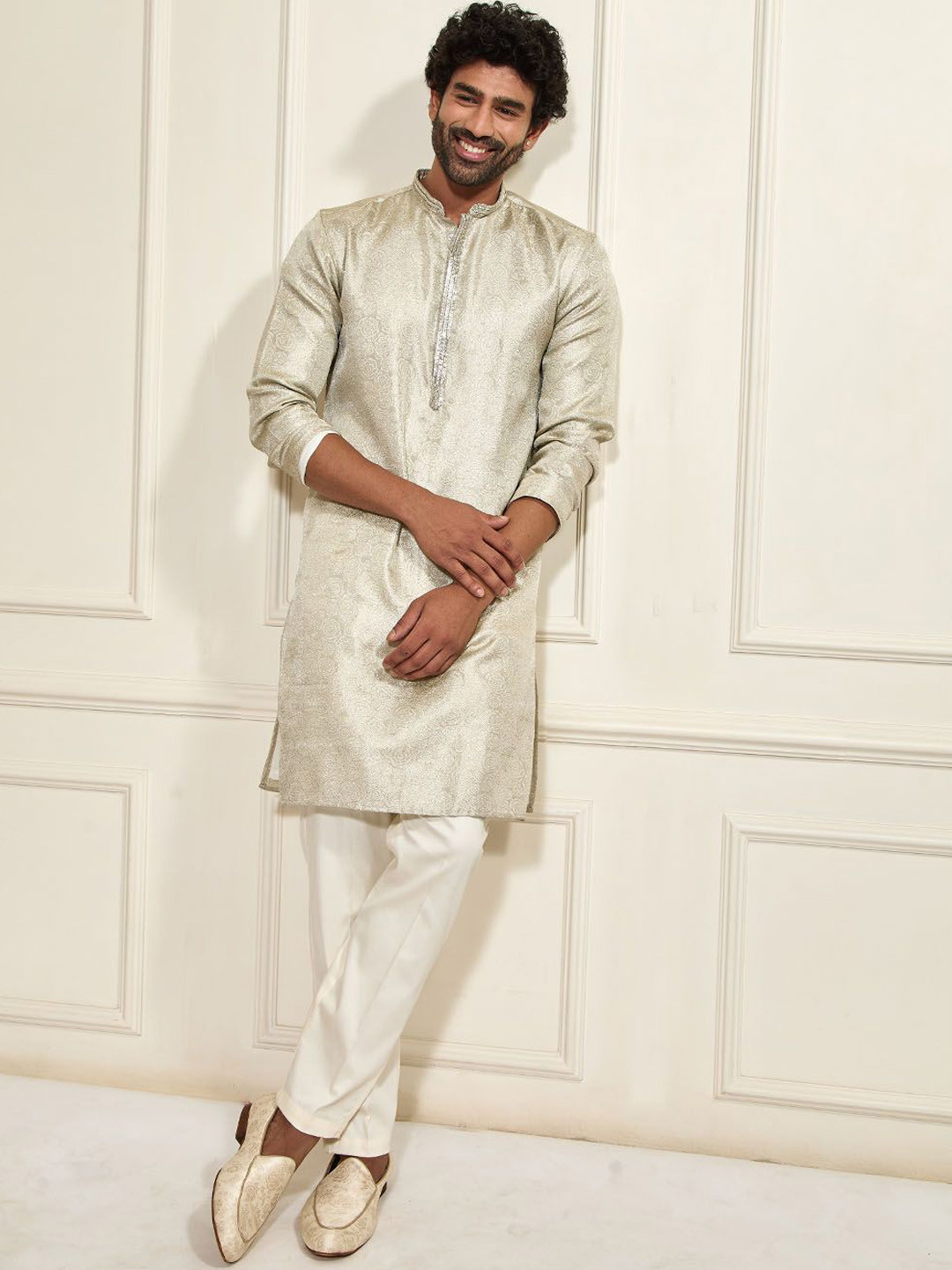 VASTRAMAY Sequinned Work With Mandarin Collar Kurta And Trouser