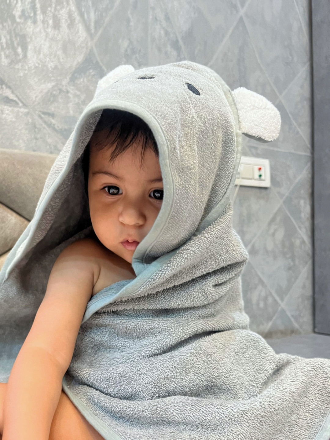 TIDY SLEEP Grey & White Terry Cotton 300 GSM Hooded Bath Towel