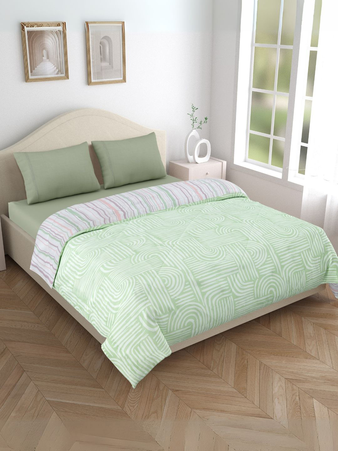 haus & kinder Green & White Printed 150 GSM A Room Double Bed Reversible Comforter