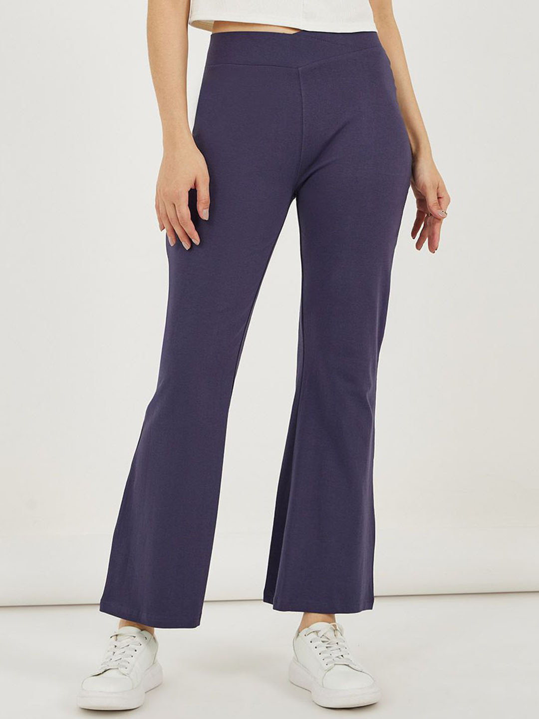 Styli Women Solid Criss-Cross Waistband Fit & Flare Leggings