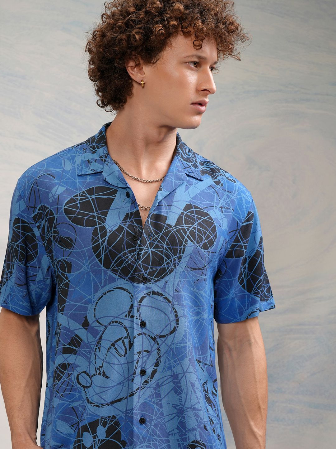 Highlander Disney Men Off White Black Round Neck Relaxed Fit Printed T shirt With Trouser