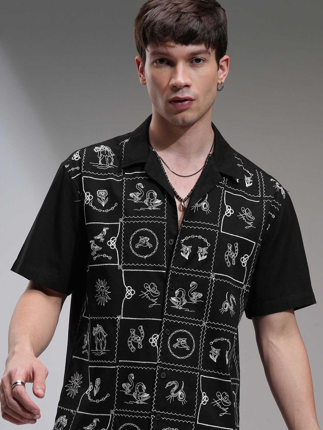 HIGHLANDER Men Embroider Placement Patterned Cuban Collar Relaxed Shirt