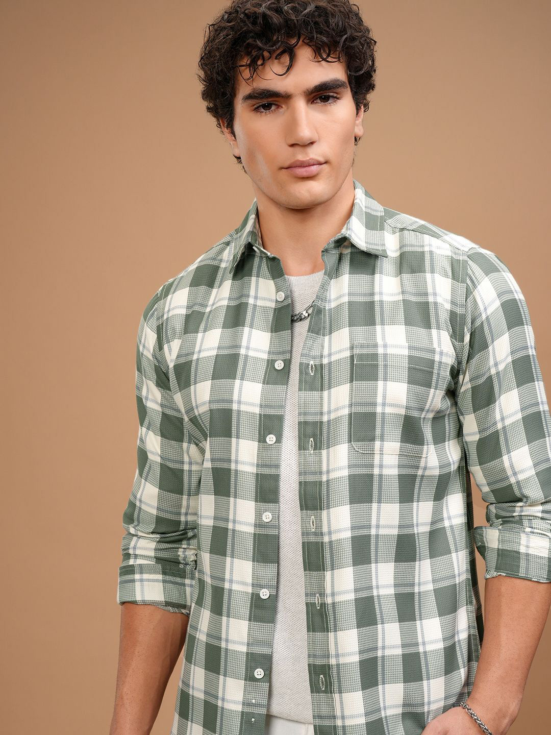 HIGHLANDER Men Slim Fit Spread Collar Tartan Checked Cotton Casual Shirt