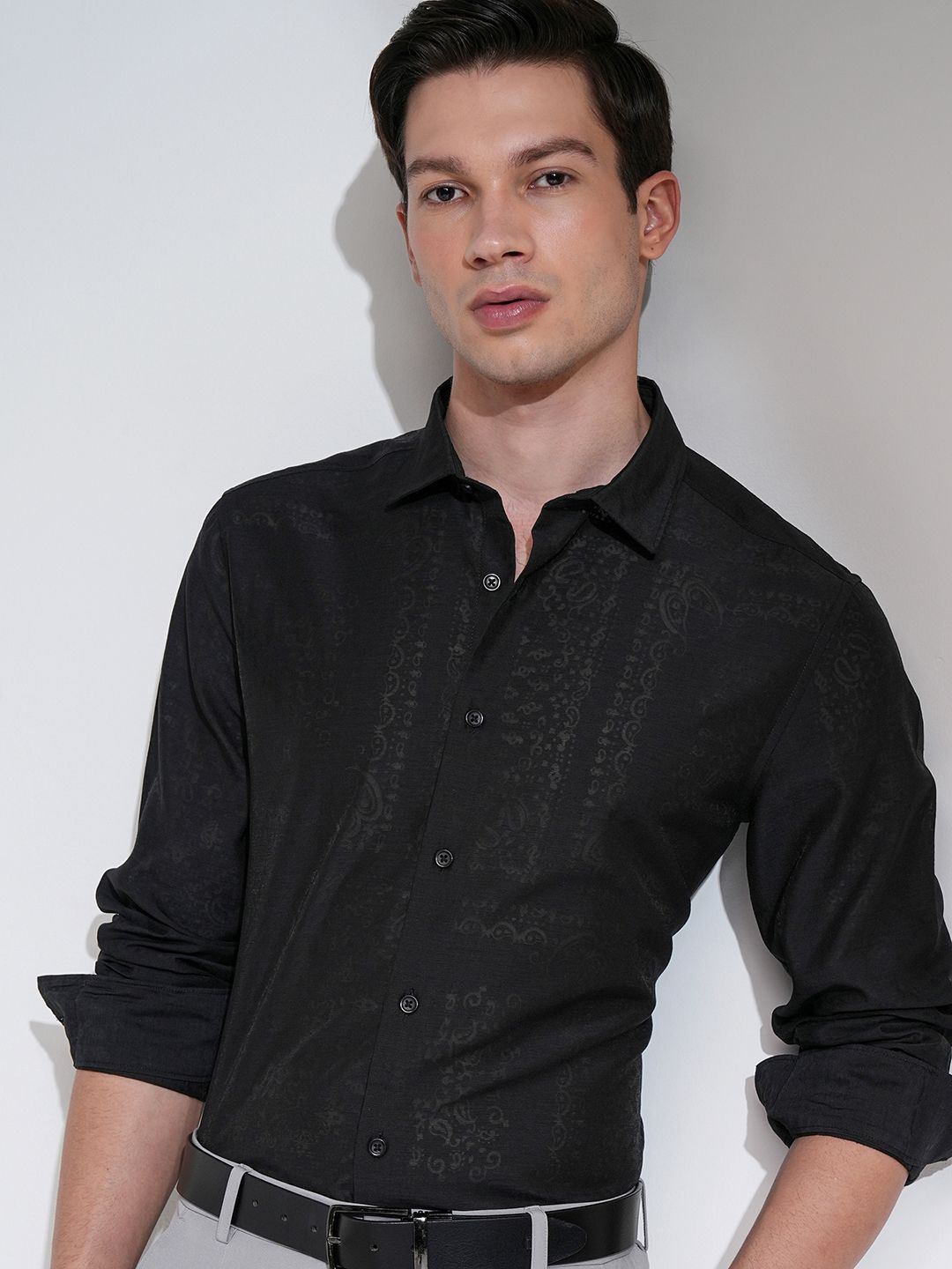 HIGHLANDER Men Burnout Fabric Occasion Slim Fit Shirt