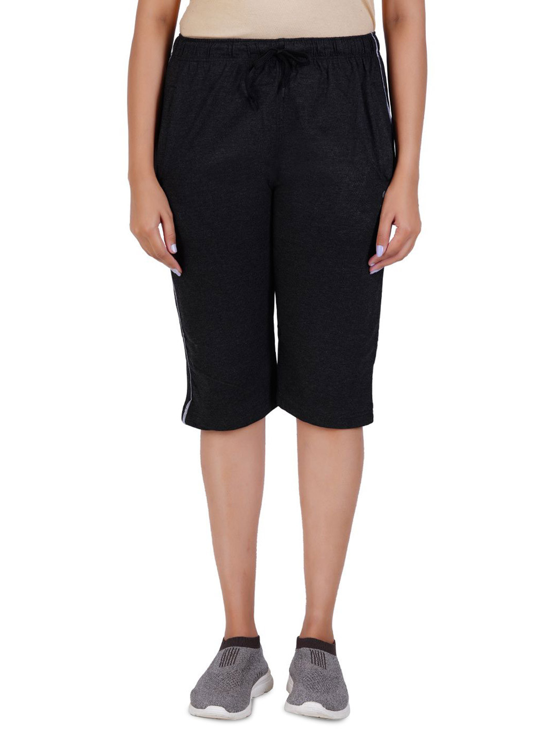 GUIDE Regular Fit Capris