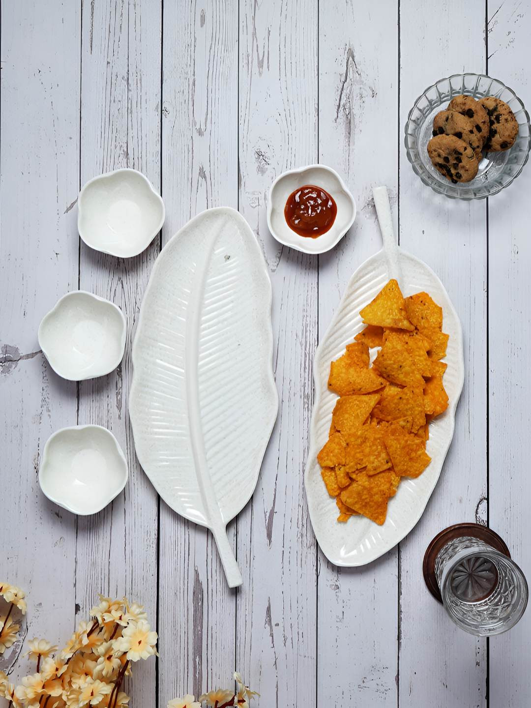 Aura White 6 Pieces Melamine Leaf Textured Dishwasher and Microwave Safe Serving Tray
