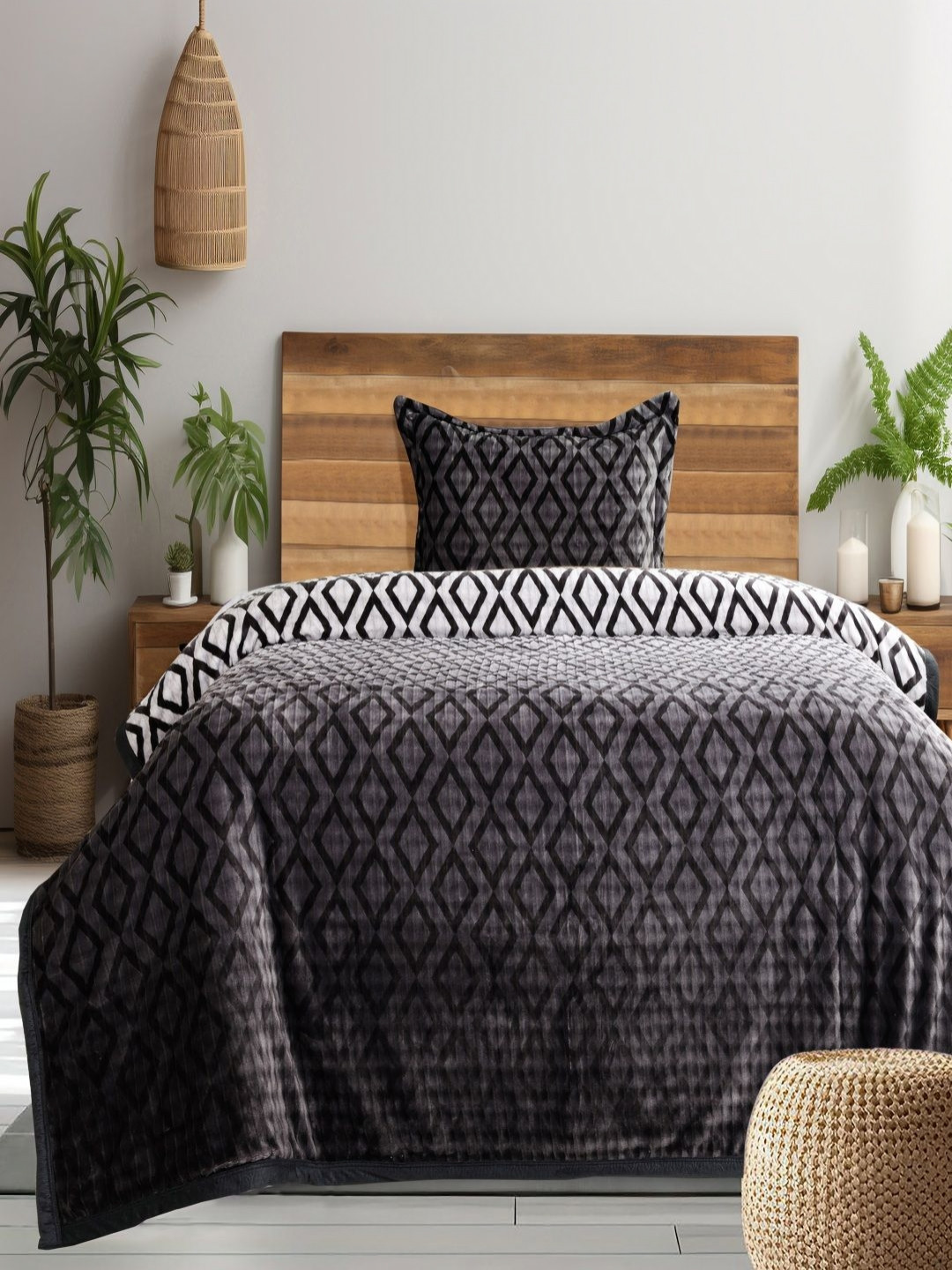 GAPU & BALY Charcoal & White Geometric Microfiber 350 GSM AC Room Single Bed Blanket