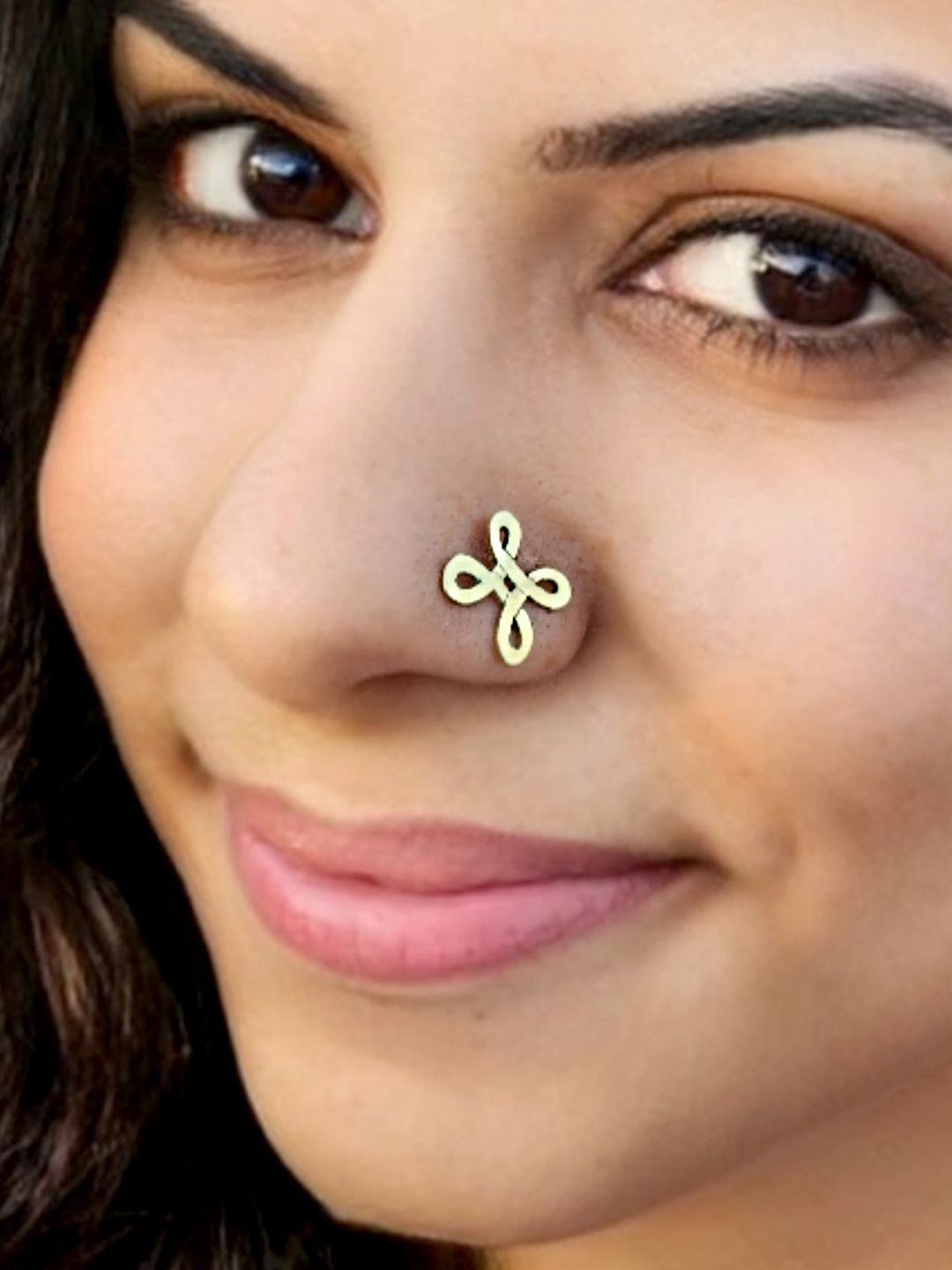 Sangria Celtic Circle Stud Nosepin