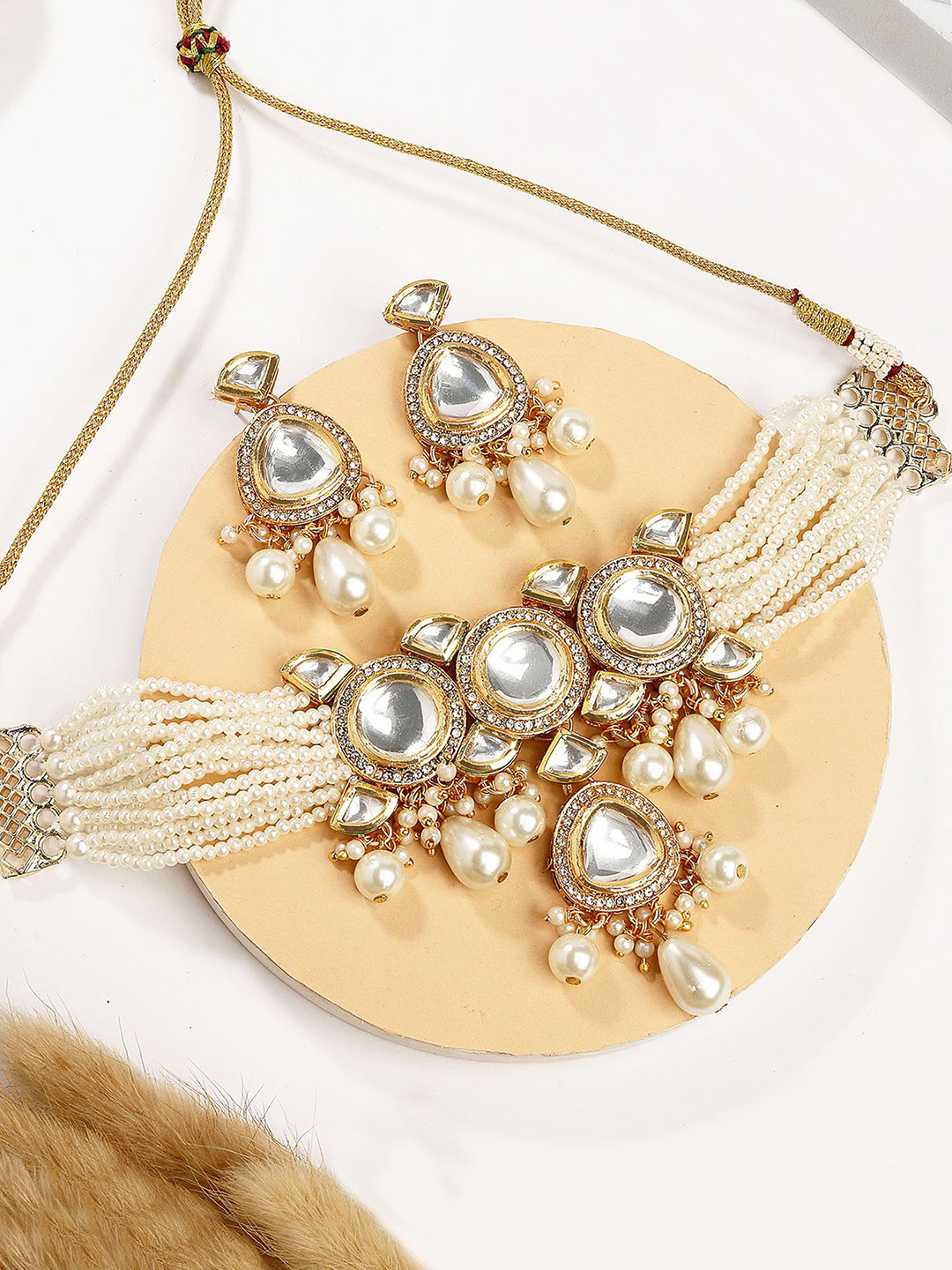 KARATCART Gold-Plated Kundan-Studded & Beaded Jewellery Set
