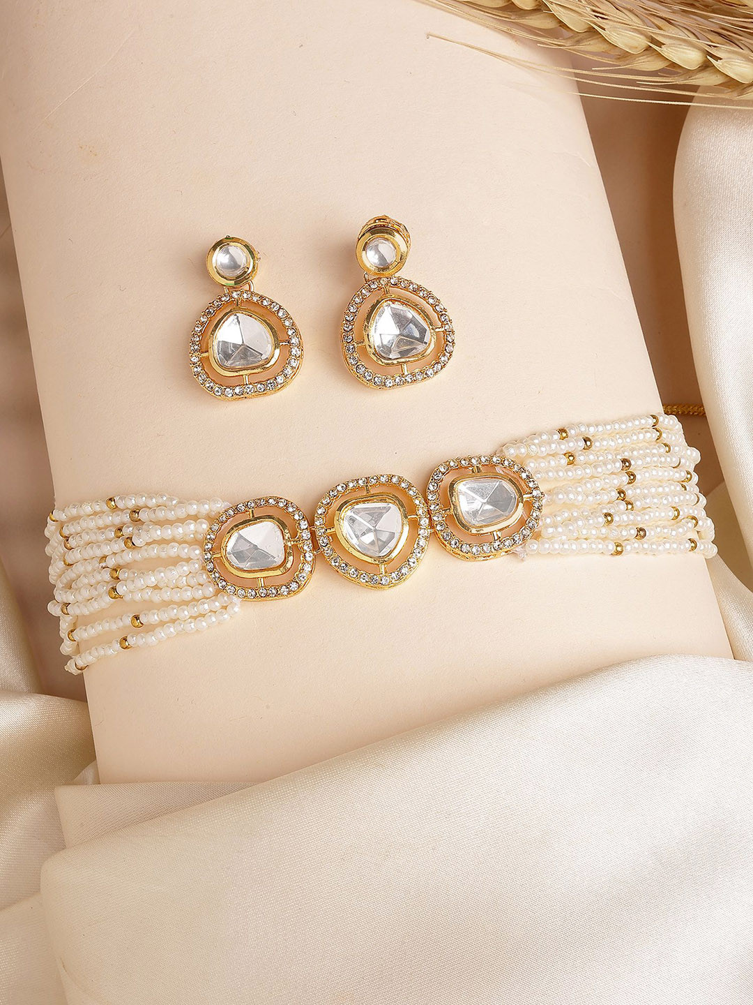 KARATCART Gold-Plated Kundan-Studded & Beaded Jewellery Set