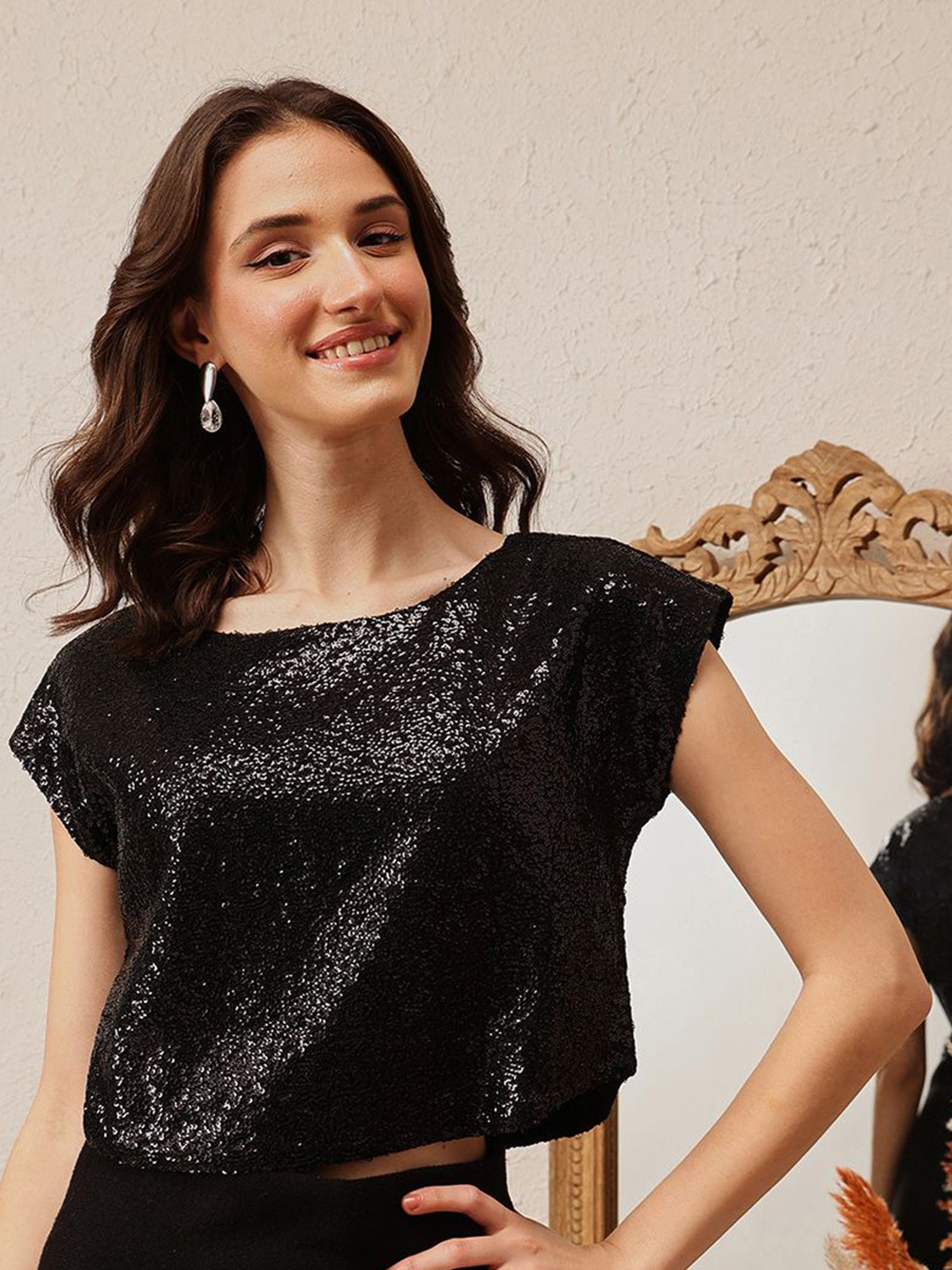 QUIERO Women Embellished Cap Sleeves Georgette Crop Top