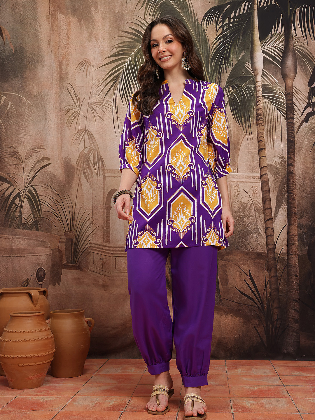 Sangria Printed Regular Kurti & Patiala
