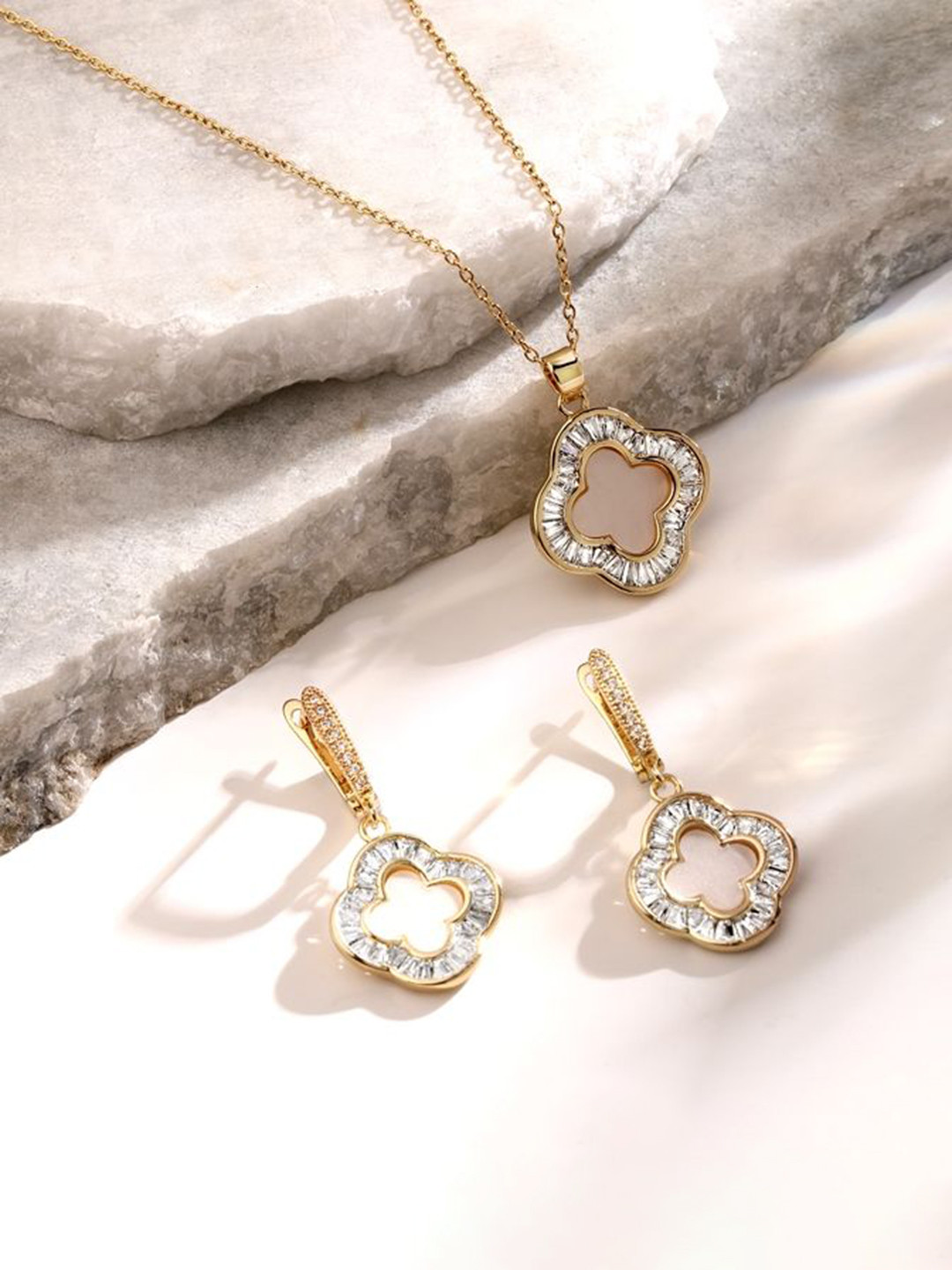 Cierra Gold-Plated Stone-Studded Chain Pendant & Earrings