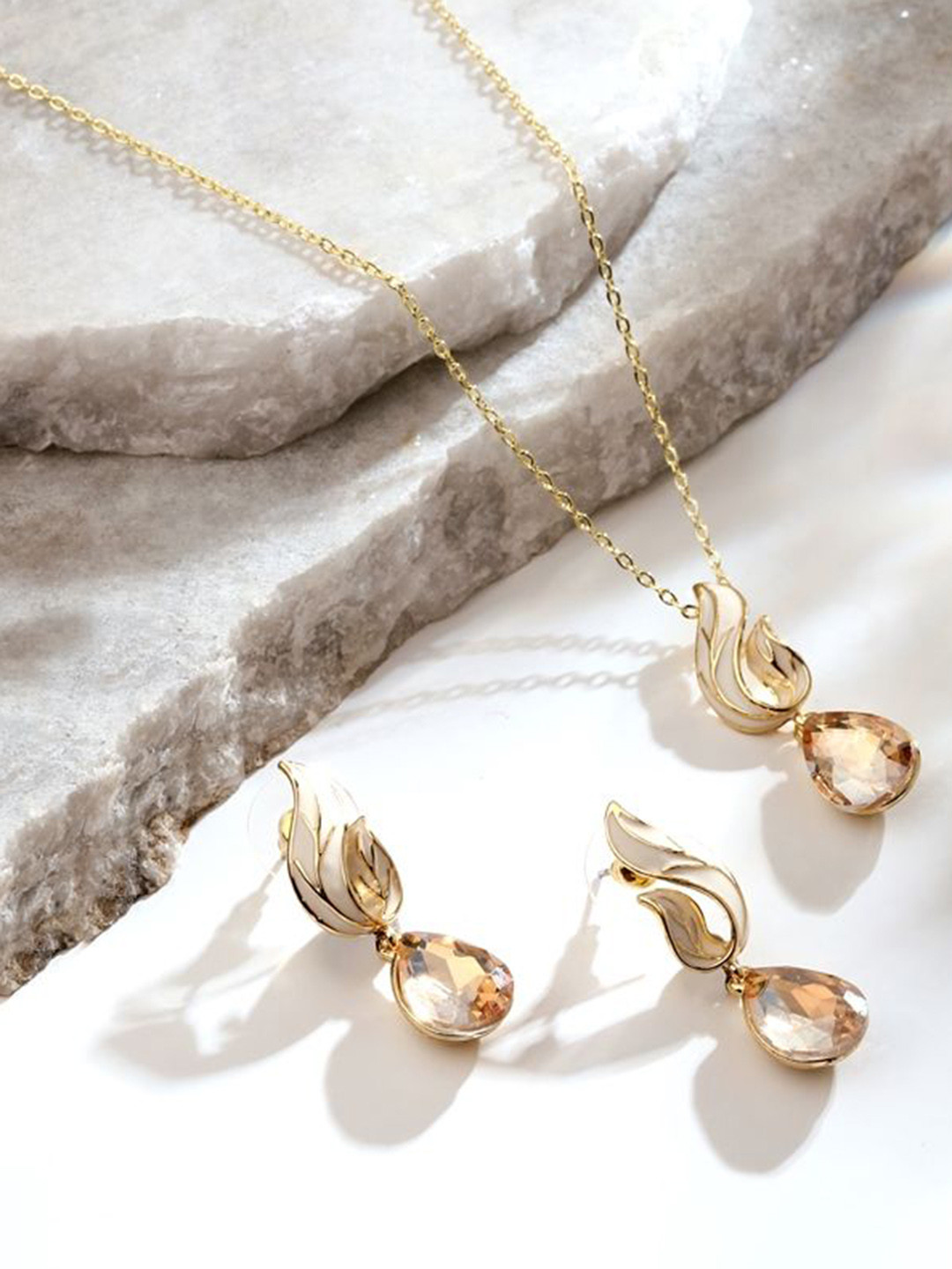 Cierra Gold-Plated Stone-Studded Leaf and Oval Pendant & Chain with Earrings
