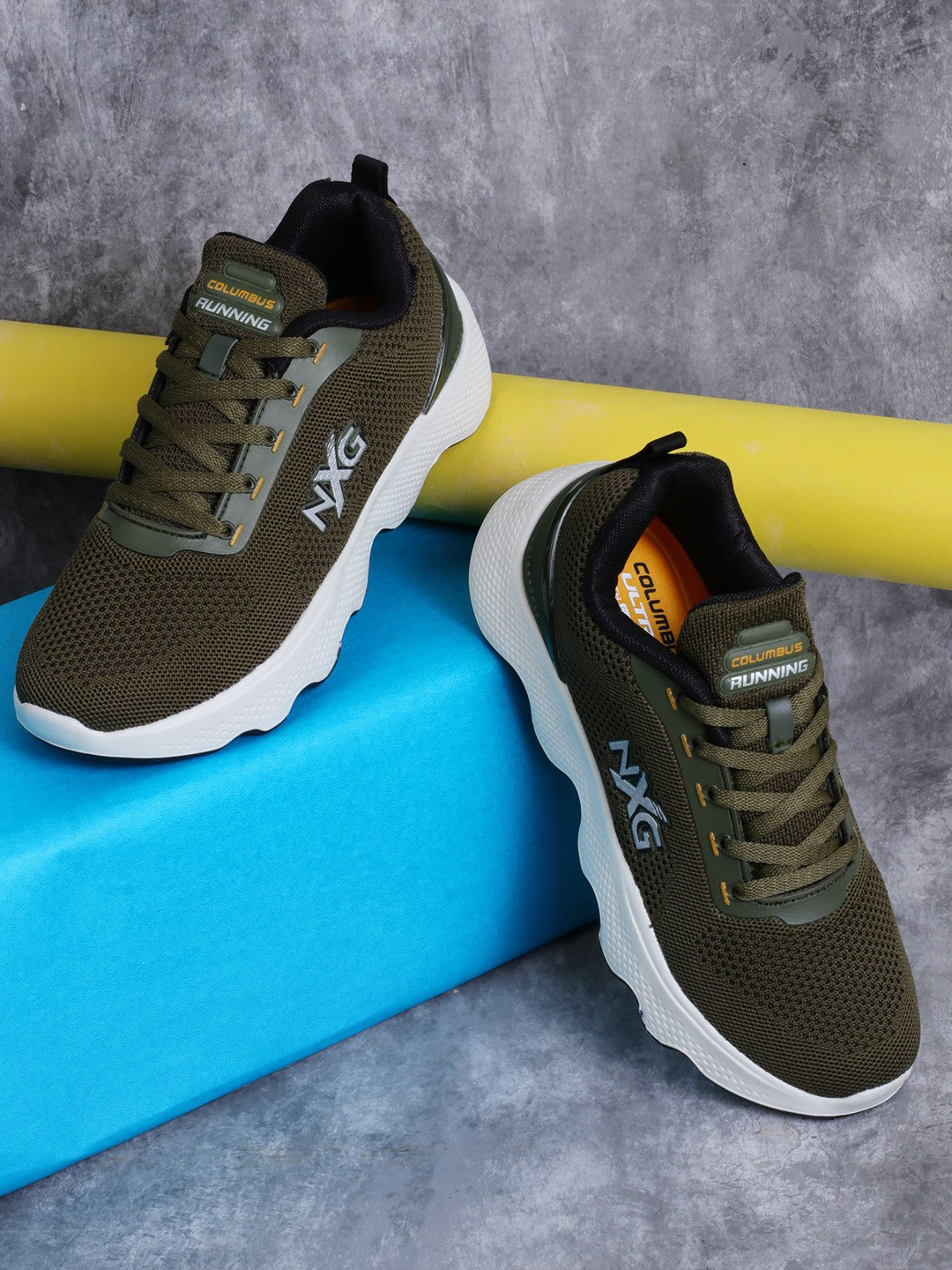 Columbus Men MASSAGER-02 Round Toe Sneakers