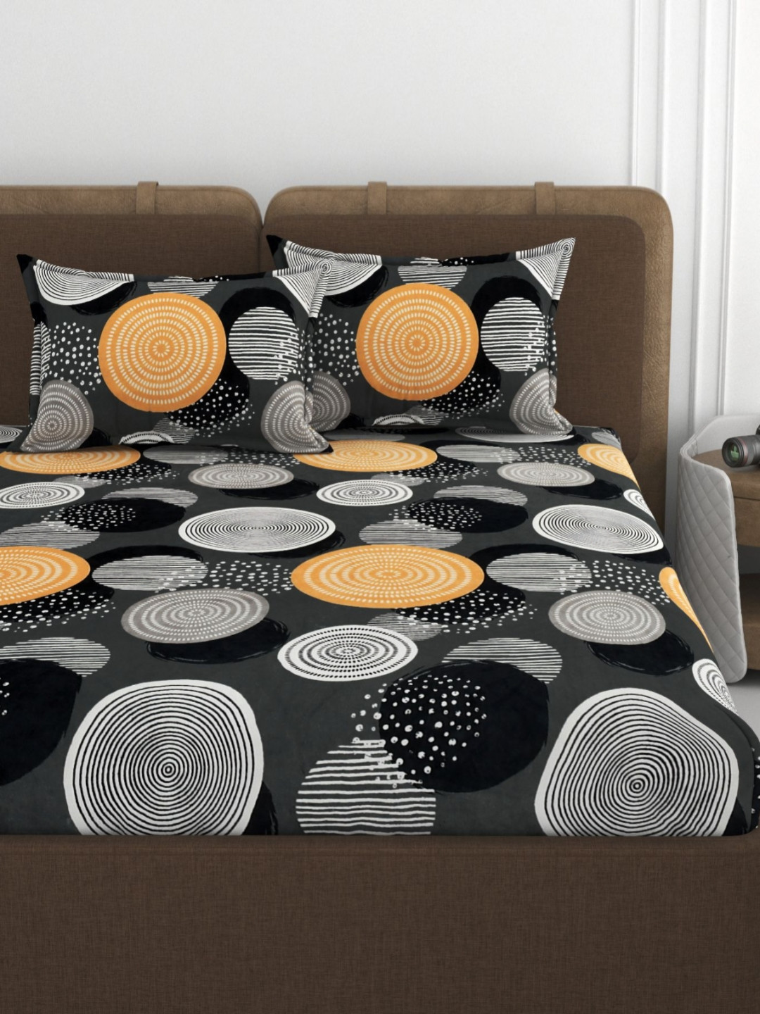 VOMZER Fleno Black Geometric Wool 350 TC Fitted King Superfine Bedsheet with 2 Pillow Covers-78 x 72 inches