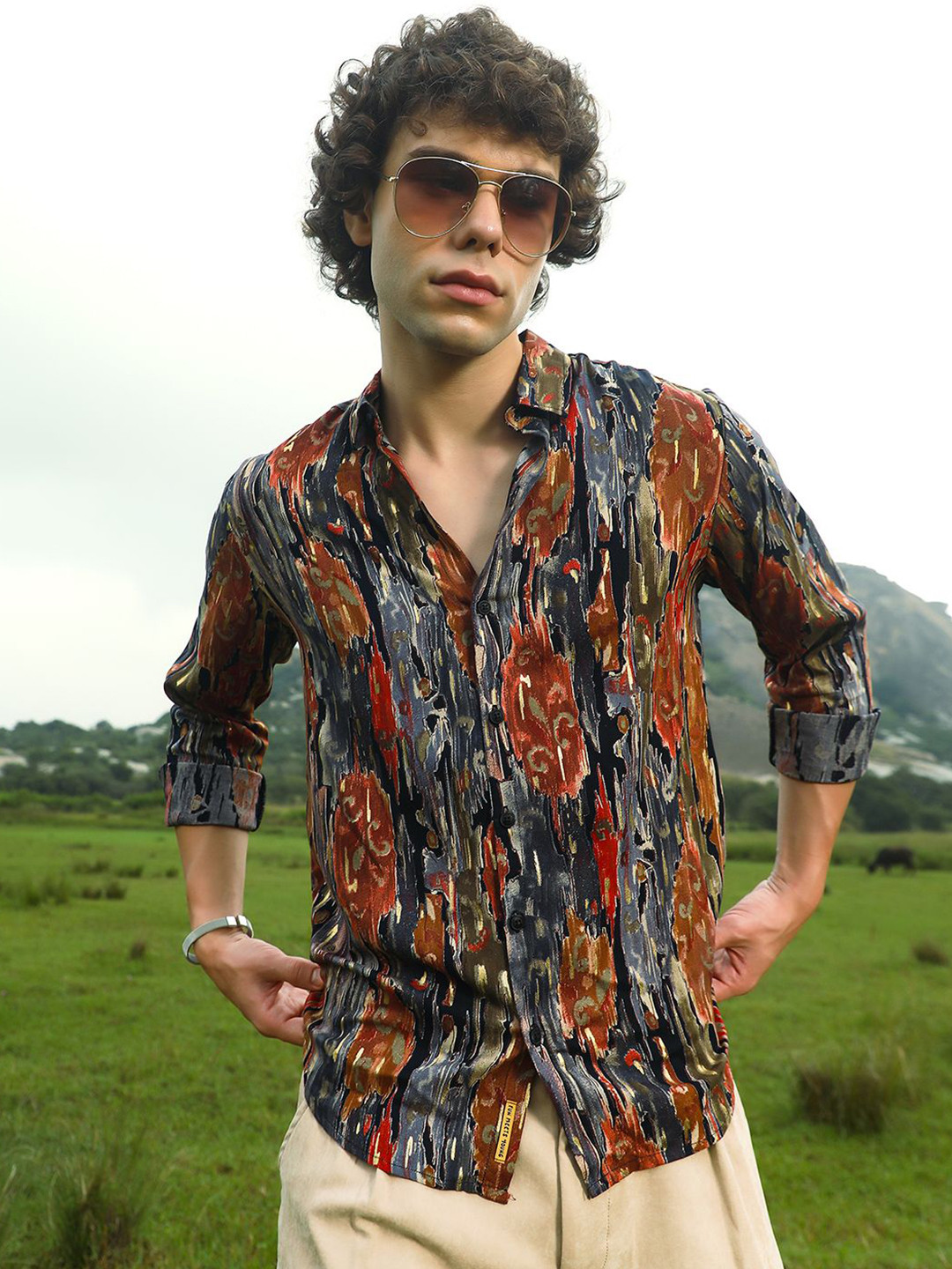 CAHOOT Men Relaxed Fit Spread Collar Abstract Printed Casual Shirt