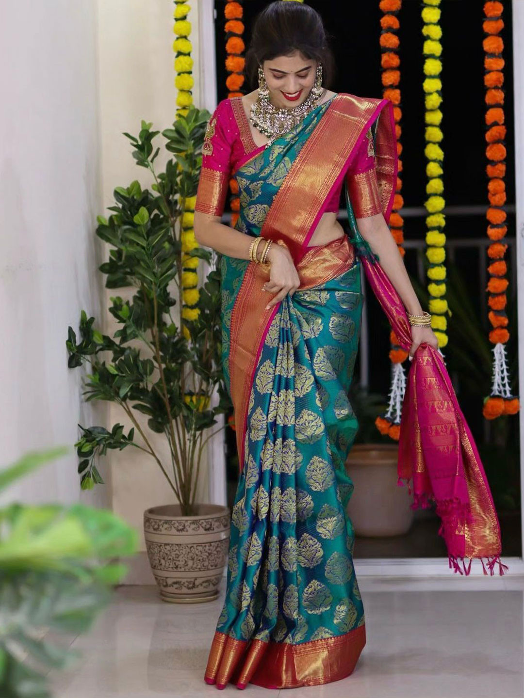 zinzraa Ethnic Motifs Zari Kanjeevaram Saree