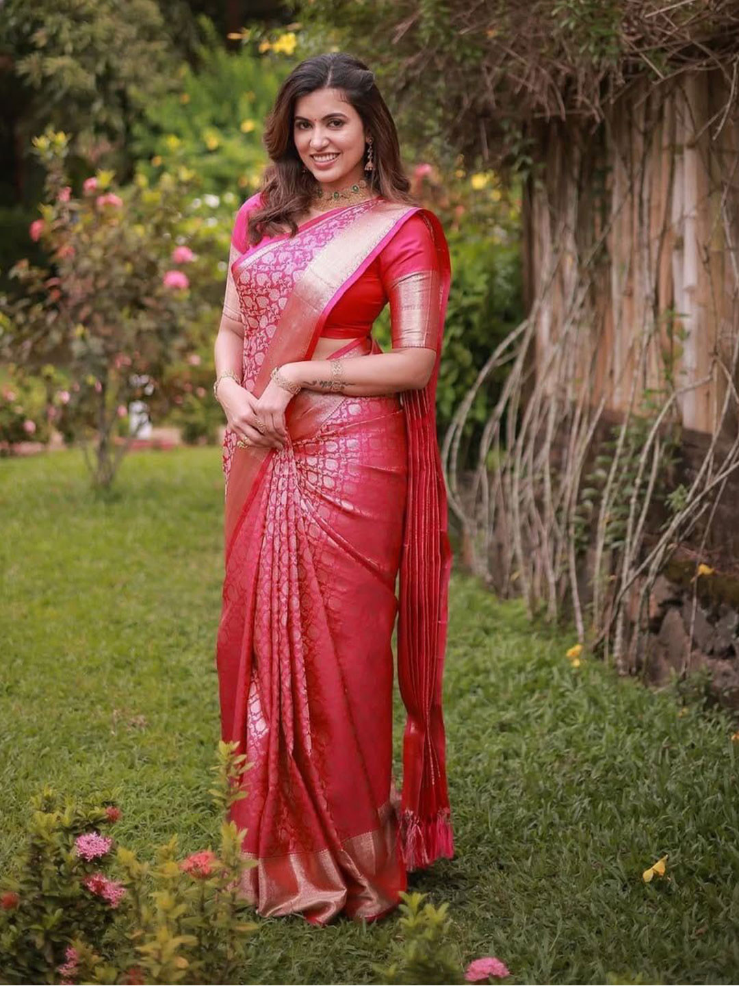 zinzraa Ethnic Motifs Woven Design Zari Kanjeevaram Saree