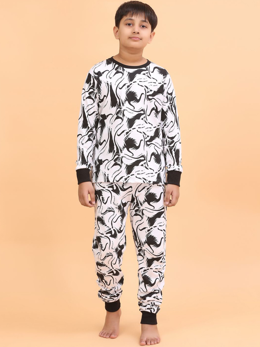 Ninos Dreams Boys Black Printed Round Neck Pure Cotton Night Suit