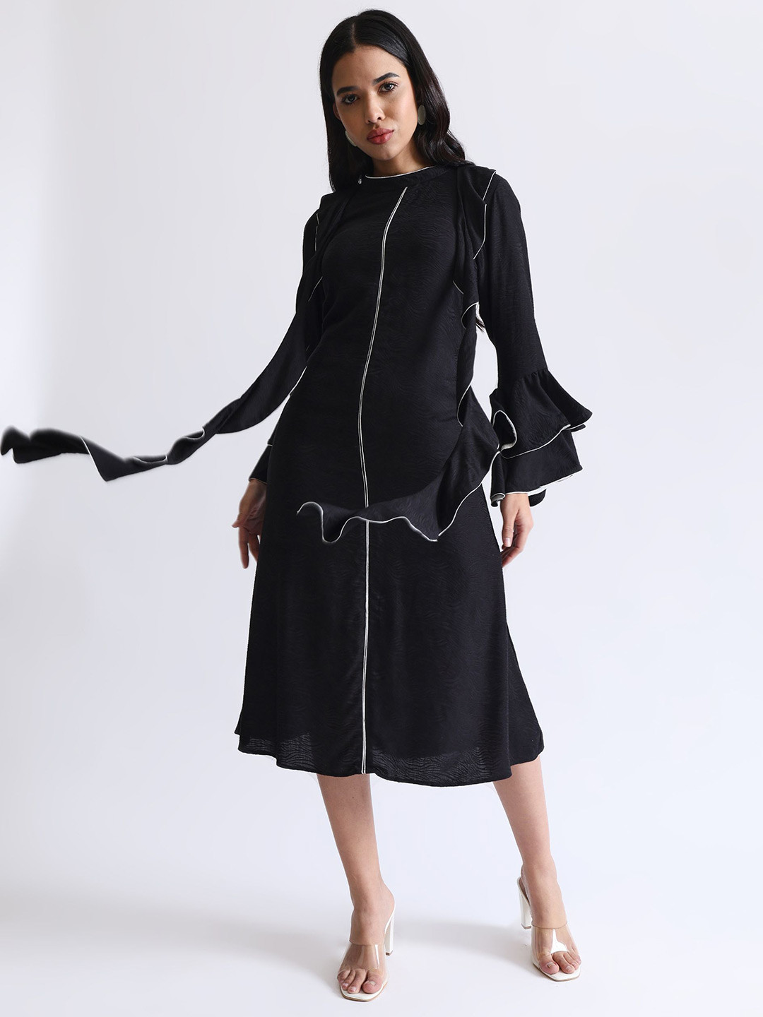 NH KAPDEWALA Women Round Neck Cotton A-Line Midi Dress