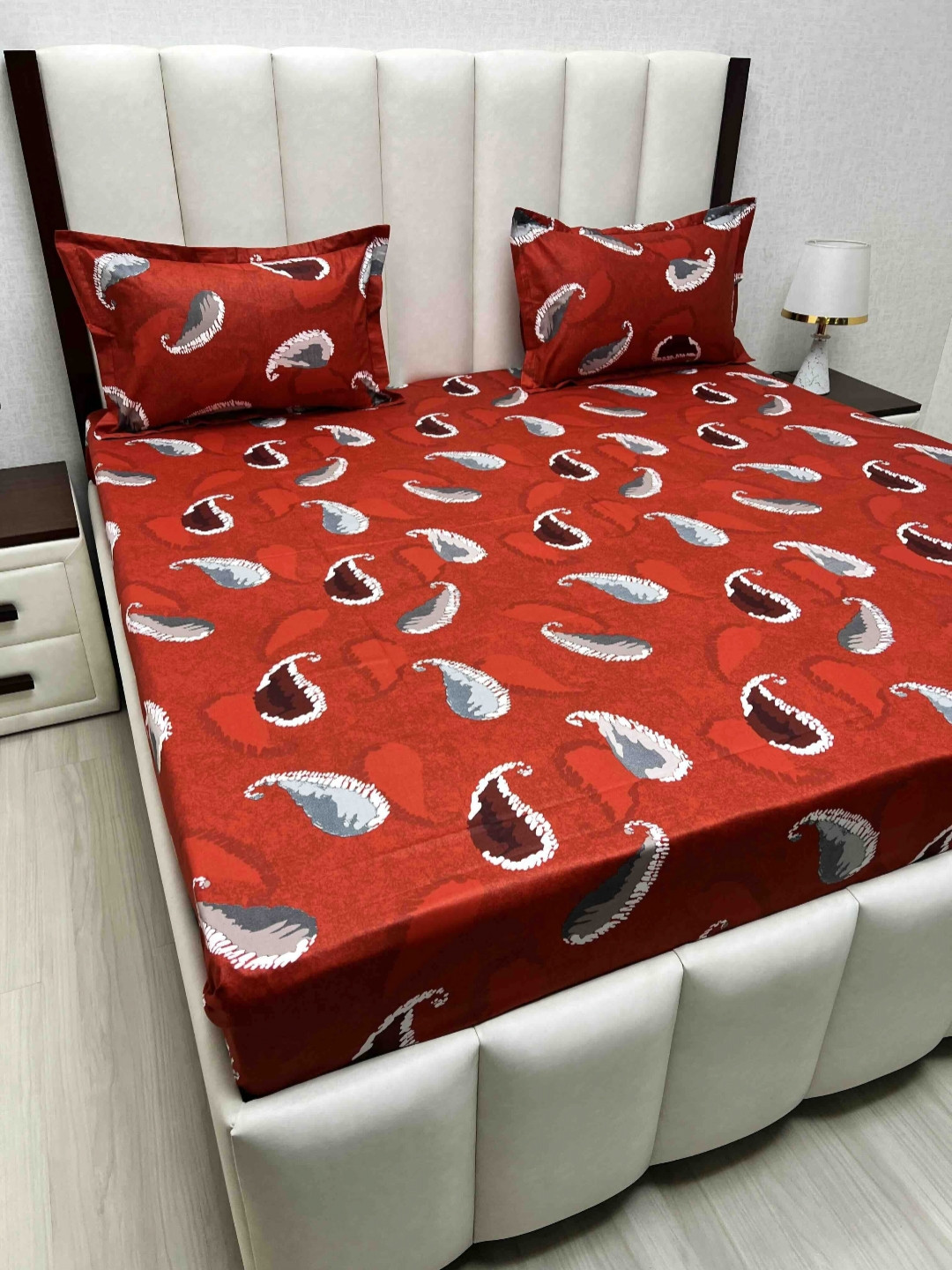 Pure Decor Passion Fur Red Paisley Pure Cotton 330 TC Queen Fine Bedsheet with 2 Pillow Covers-90 x 100 inches