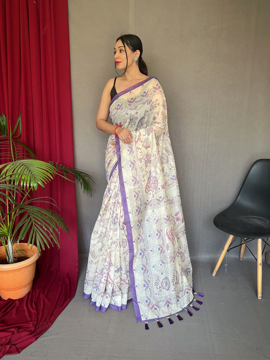 LeeliPeeri Designer Floral Printed Saree With Printed Blouse