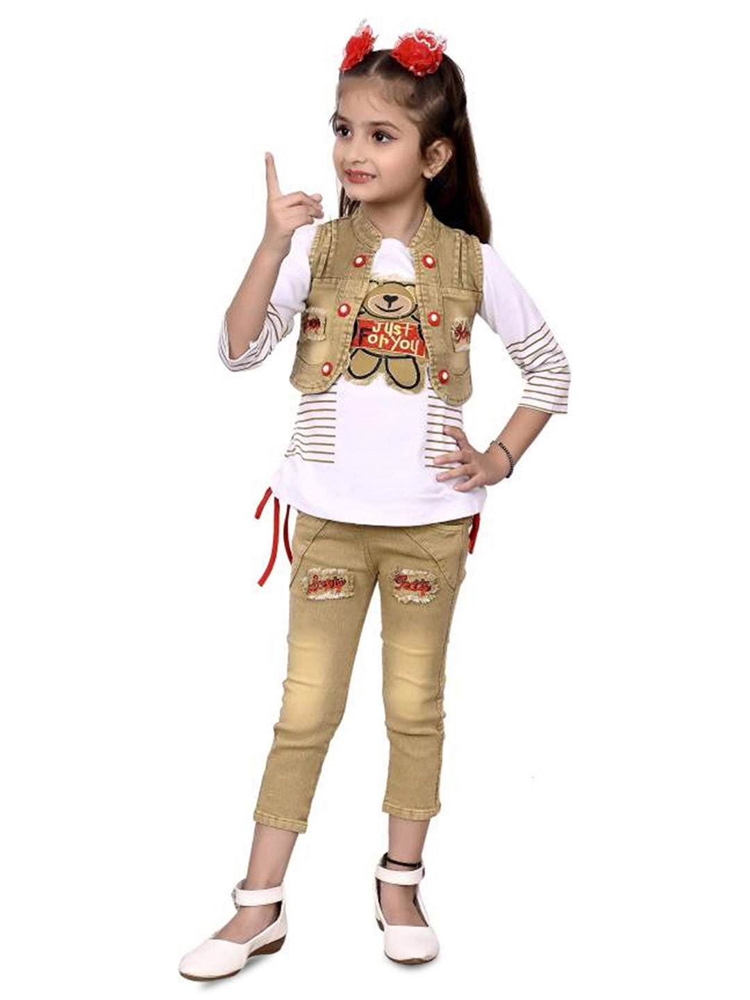 BAESD Girls Printed T-shirt With Capris And Waistcoat