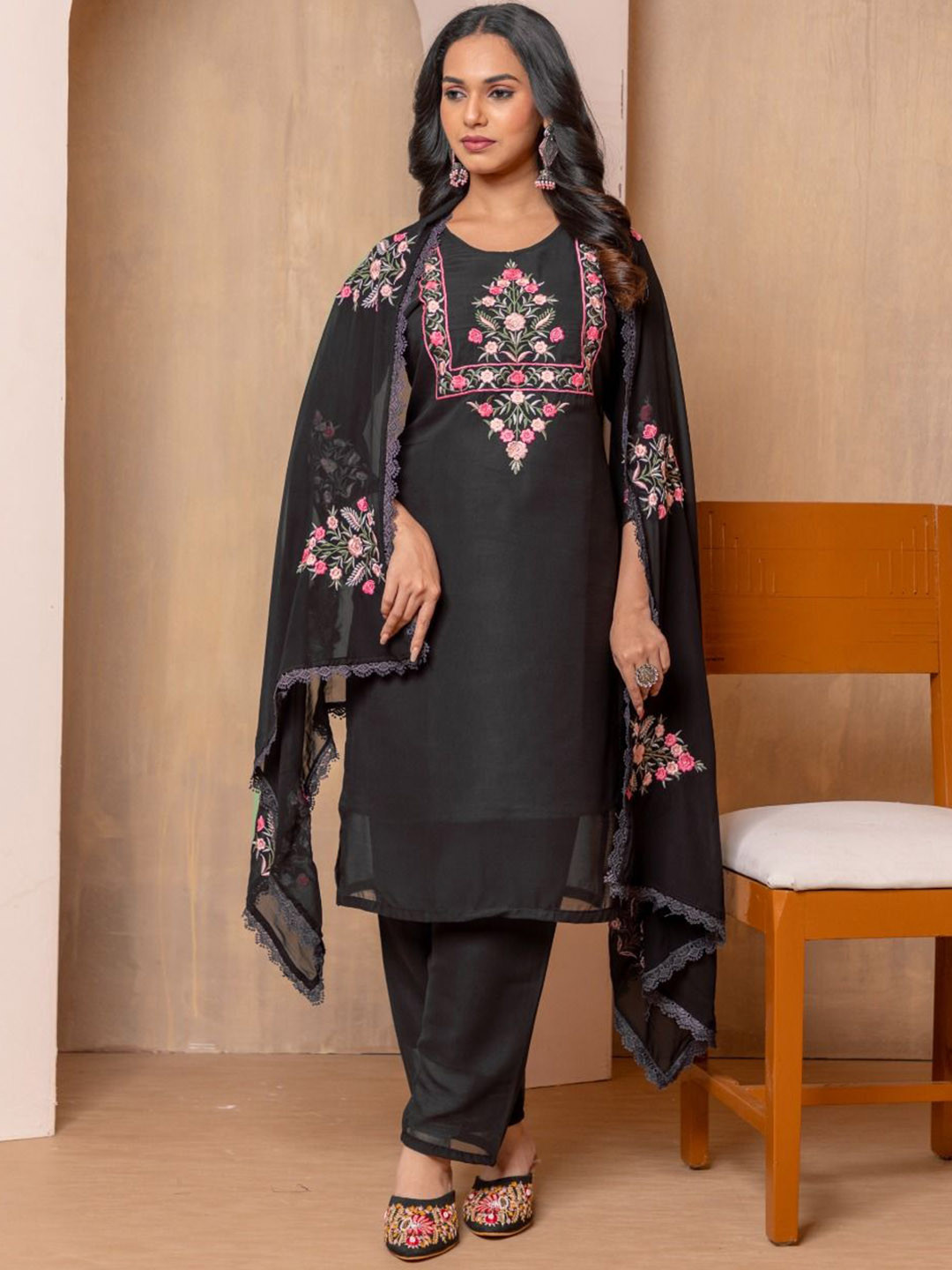 STYLERIUM Floral Embroidered Regular Georgette Straight Kurta With Trousers & Dupatta