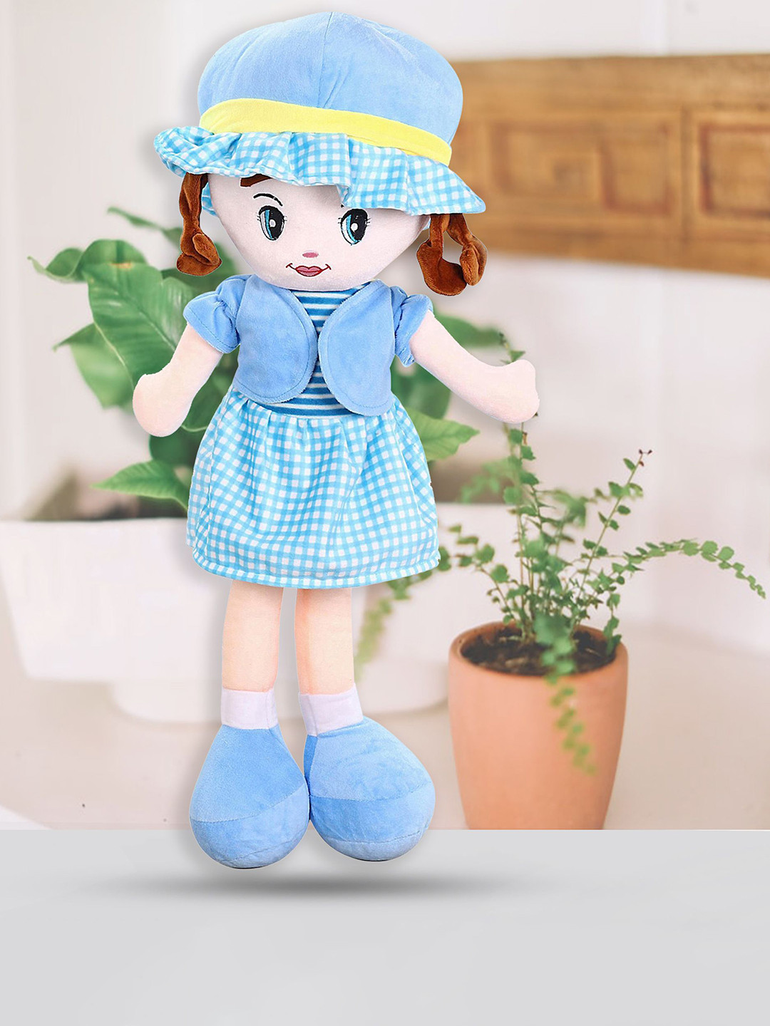 BESTIES Girls Super Soft Huggable Winky Doll   Soft Toys and Dolls