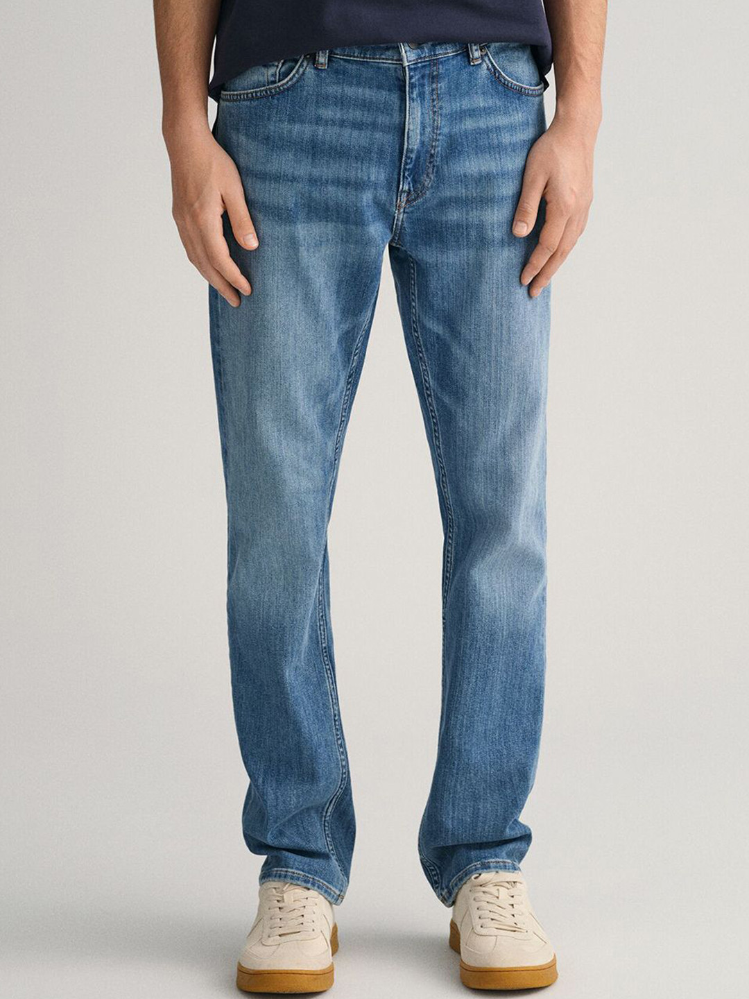 GANT Men Heavy Fade Regular Fit Mid-Rise Jeans