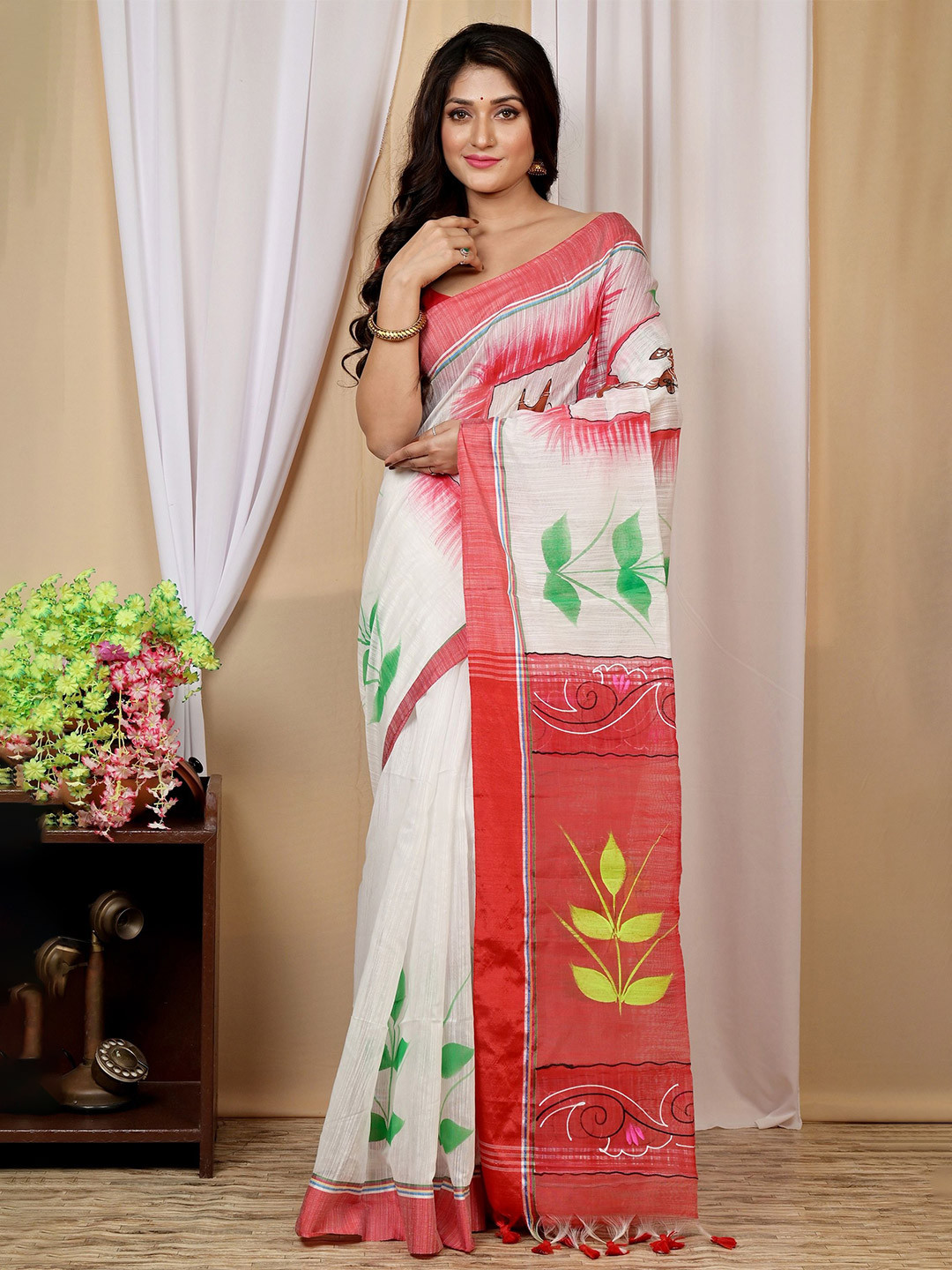DipDiya Albela Printed Handloom Taant Saree