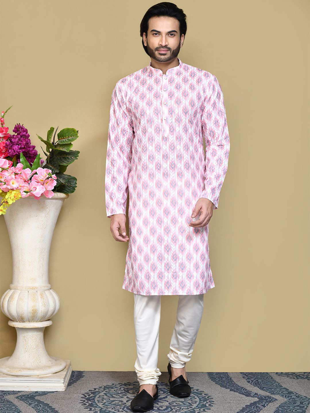 RANAK Floral Emroidered Cotton Mandarin Collar Straight Kurta